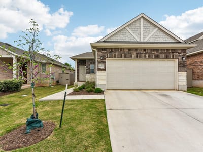 Living area at 6403 Principale Dr - 3 bed 2 bath home