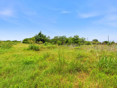 Photo 4 of 32 at 6407 Taylorsville RD - Dale, Dale, TX