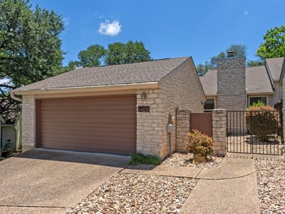 Living area at 6409 Paintbrush HOLW - 2 bed 2 bath home