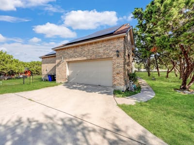 Property photo 3 at 643 Shady HOLW - 3 bed 3 bath home