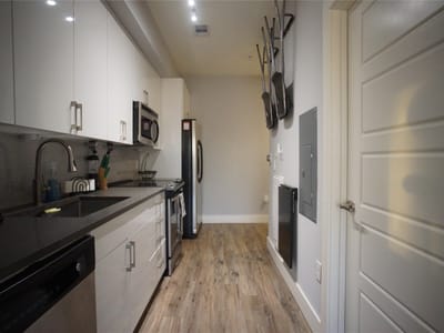 Property photo 5 at 6444 Burnet RD Unit #305 - 1 bed 1 bath home