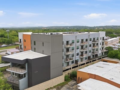 Living area at 6444 Burnet Rd Unit #403 - 1 bed 1 bath home