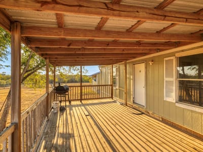 Property photo 2 at 645 Old Luling RD - 4 bed 3 bath home