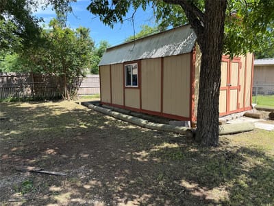 Primary bedroom at 650 W Vaughan ST - 3 bed 2 bath home