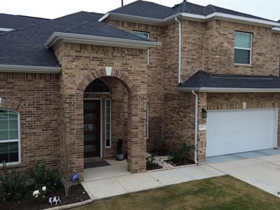 Living area at 650 Wild Pecan Loop - 4 bed 3 bath home