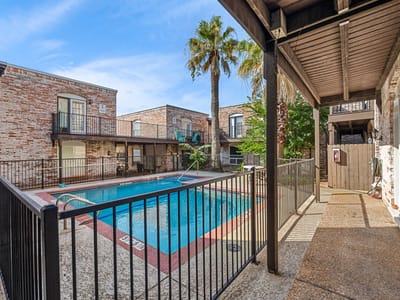Living area at 6501 E Hill DR Unit #111 - 2 bed 2 bath home