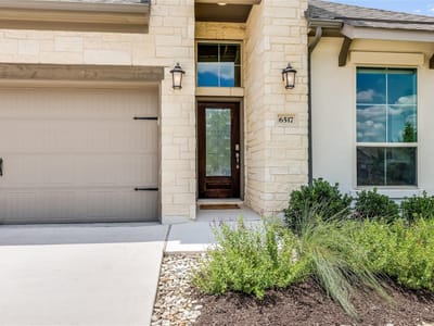 Kitchen at 6517 Llano Stage TRL - 3 bed 2 bath home
