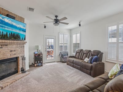 Living area at 657 Bailey Park DR - 4 bed 2 bath home