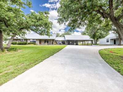 Living area at 6589 State Highway 304 - 4 bed 2 bath home