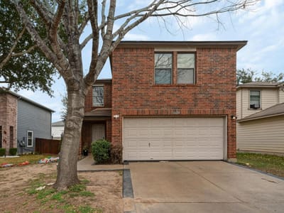 Living area at 6624 Quinton Dr - 3 bed 2 bath home