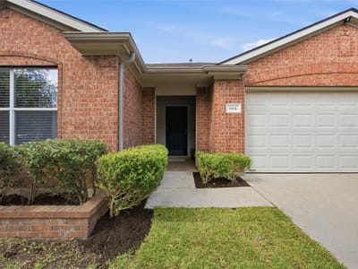 Living area at 664 Hometown PKWY - 3 bed 2 bath home