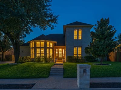 Living area at 6665 Whitemarsh Valley WALK - 4 bed 3 bath home