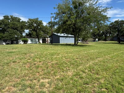 Living area at 670 Beaver St - Buchanan Lake Village, Tow, TX