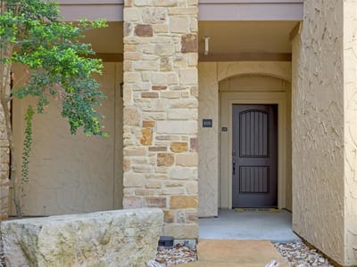 Living area at 6704 Lantern View Dr Unit #101 - 2 bed 2 bath home