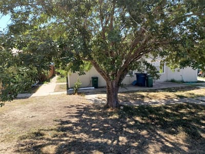Living area at 6711 Sandshof DR - Colony Park Sec 01 Ph 02, Austin, TX