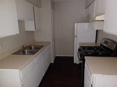 Primary bedroom at 6711 Sandshof DR - Colony Park Sec 01 Ph 02, Austin, TX