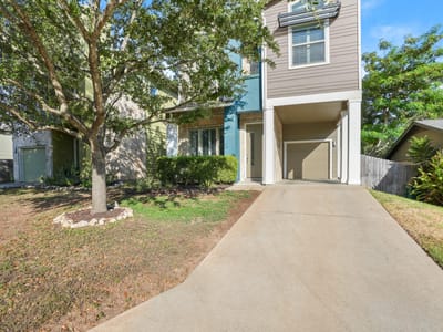 Property photo 2 at 6712 Blarwood DR - 3 bed 2 bath home