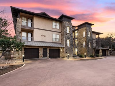Living area at 6712 Lantern View DR Unit #303 - 3 bed 2 bath home