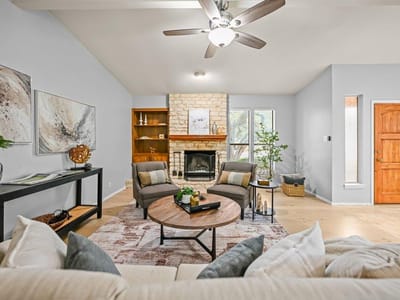 Living area at 6713 Colina LN - 3 bed 2 bath home