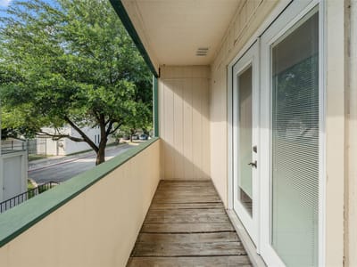 Primary bedroom at 6718 Silvermine DR Unit #302 - 2 bed 1 bath home