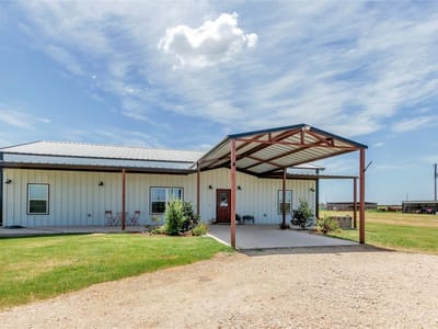 Living area at 6731 N Fm 908 - 4 bed 3 bath home