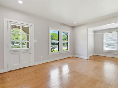 Primary bedroom at 674 E Walnut ST - 4 bed 2 bath home