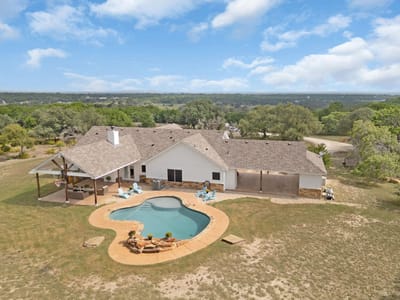 Living area at 6757 County Road 3010 - 4 bed 3 bath home