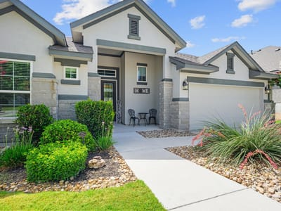 Living area at 68 Rancho TRL - 4 bed 3 bath home