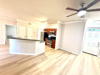 Living area at 6804 N Capital Of Texas Highway Unit #812 - 2 bed 2 bath home