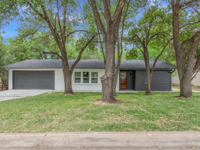 Property photo 2 at 6807 Roanoke DR - 3 bed 2 bath home