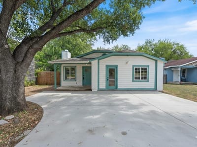 Property photo 3 at 6807 Trendal Ln - 4 bed 2 bath home