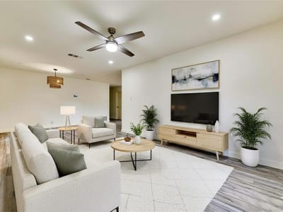 Property photo 5 at 6807 Trendal Ln - 4 bed 2 bath home