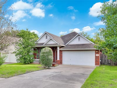 Living area at 6815 Poncha PASS - 3 bed 2 bath home