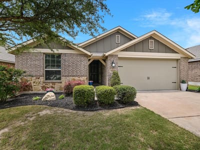Living area at 6828 Brindisi Pl - 4 bed 2 bath home