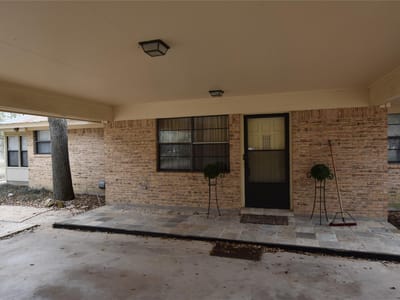 Primary bedroom at 687 Fm 812 RD - 3 bed 2 bath home