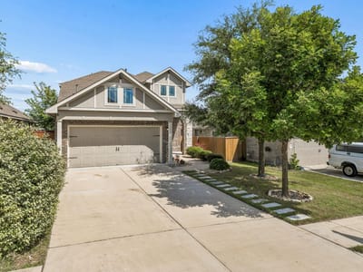 Living area at 689 Nautical LOOP - 4 bed 2 bath home