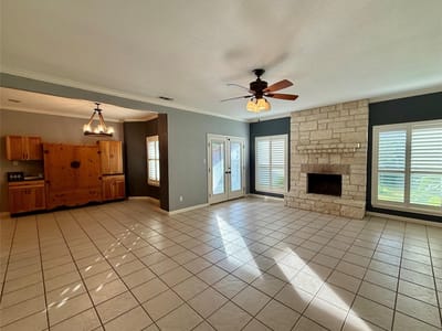 Living area at 689 River RUN - 4 bed 3 bath home