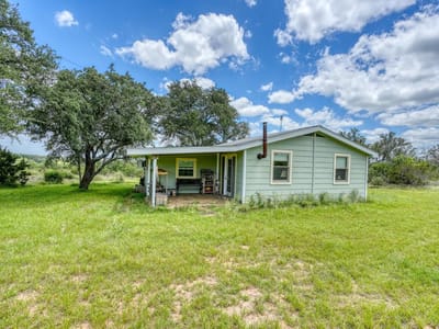 Living area at 691 Grape Creek Rd - 1 bed 1 bath home