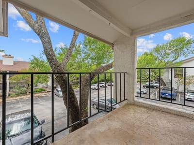 Property photo 5 at 6910 Hart LN Unit #211 - 1 bed 1 bath home