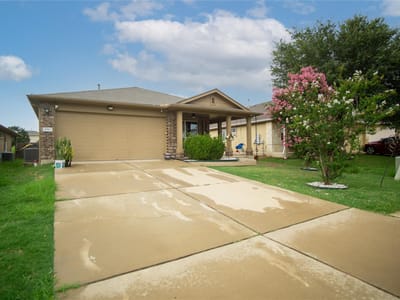Property photo 3 at 6912 Plains Crest DR - 3 bed 2 bath home