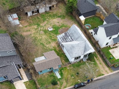 Property photo 3 at 6917 Carver Ave - 2 bed 1 bath home