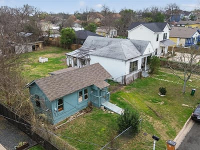 Property photo 4 at 6917 Carver Ave - 2 bed 1 bath home