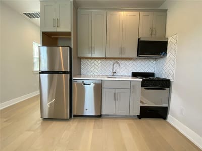 Property photo 4 at 6920 Bethune Ave Unit #2 - 1 bed 1 bath home