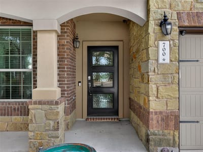 Living area at 700 Ledge Stone DR - 5 bed 3 bath home