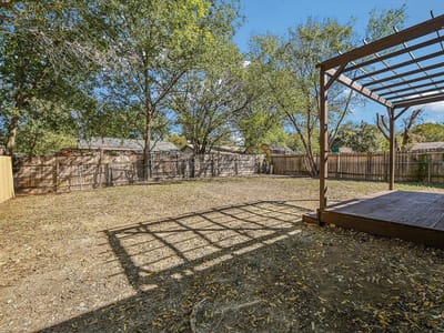 Property photo 4 at 7004 Craybrough CIR - 4 bed 2 bath home