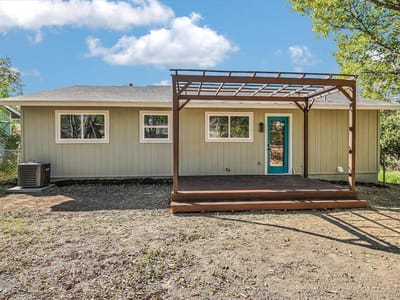 Property photo 5 at 7004 Craybrough CIR - 4 bed 2 bath home
