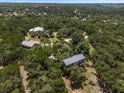 Property photo 2 at 701 Old Oaks Ranch RD - 7 bed 4 bath home