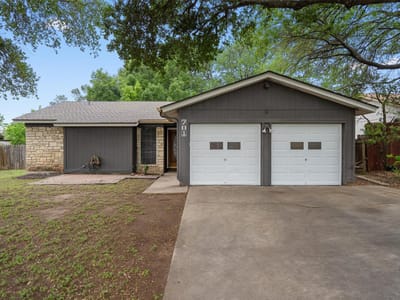 Kitchen at 701 Riverwood DR - 3 bed 2 bath home