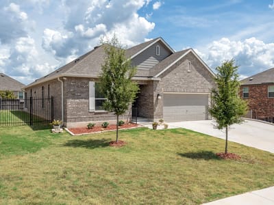 Property photo 3 at 7011 Harvest Trail DR - 3 bed 2 bath home