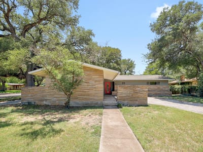 Property photo 2 at 702 Spofford ST - 3 bed 2 bath home